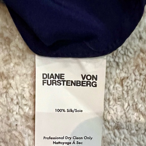 Diane Von Furstenburg silk vintage top Small - Picture 5 of 5